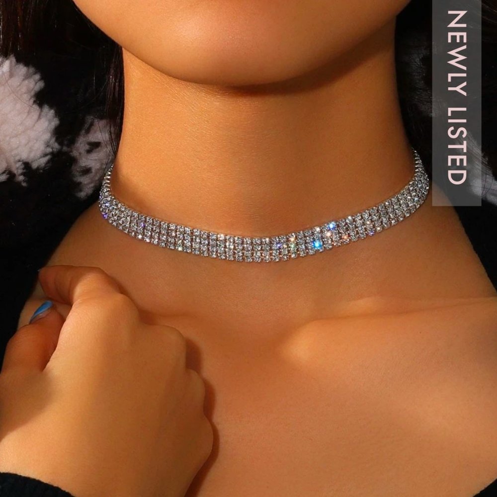 ✧ Glam rhinestone choker